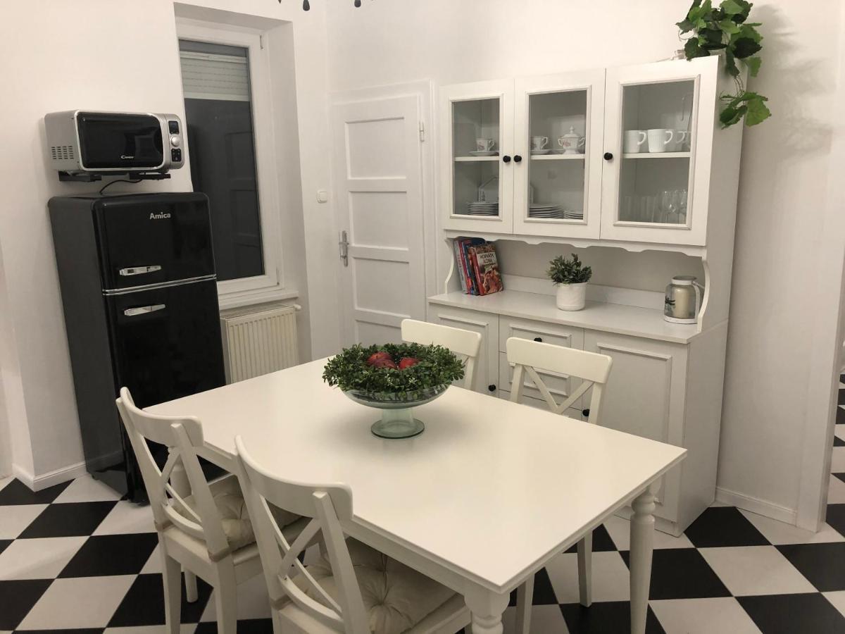 Margareta Apartman Pécs Exterior foto